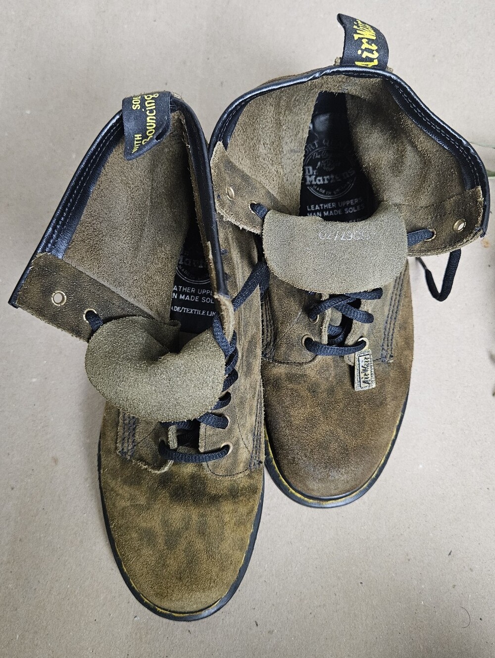 Dr. Martens leopard print olive suede 8-eye lace-up Combat Ankle Boots 9